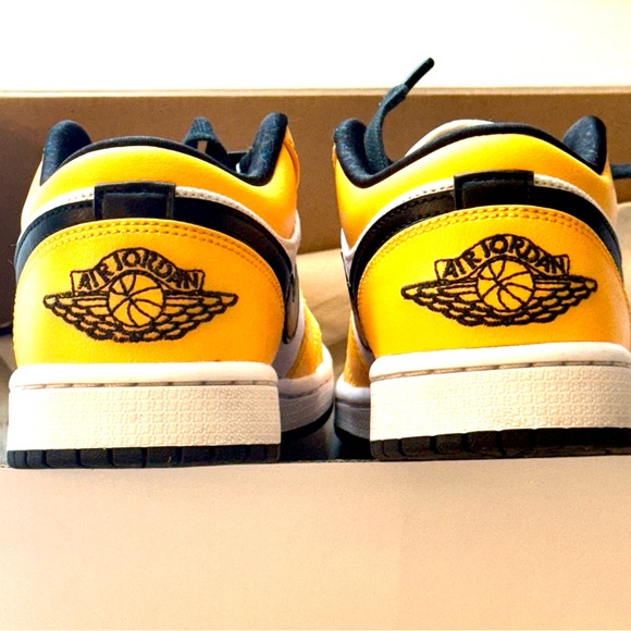 Nike Wms Air Jordan 1 Low “Laser Orange" Black and Yellow Sneakers - Size 8.5 - Picture 5 of 8